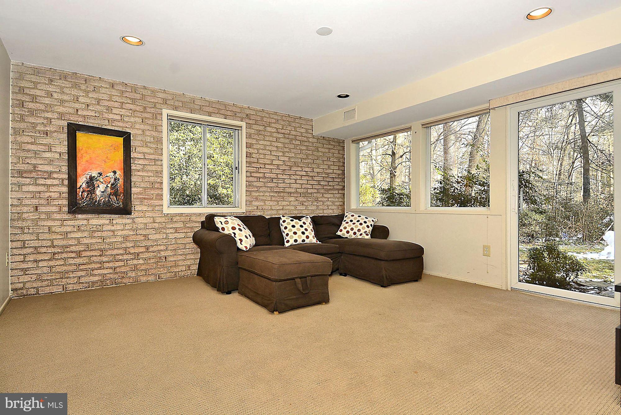 8320 Fenway Road Bethesda, MD 20817 - Photo 4 of 28 Family Room