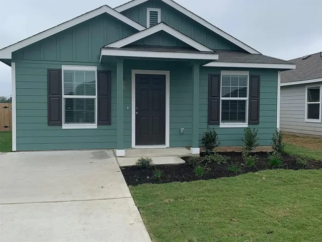 $1,650 | 136 Texas Angel Way, Jarrell, TX 76537