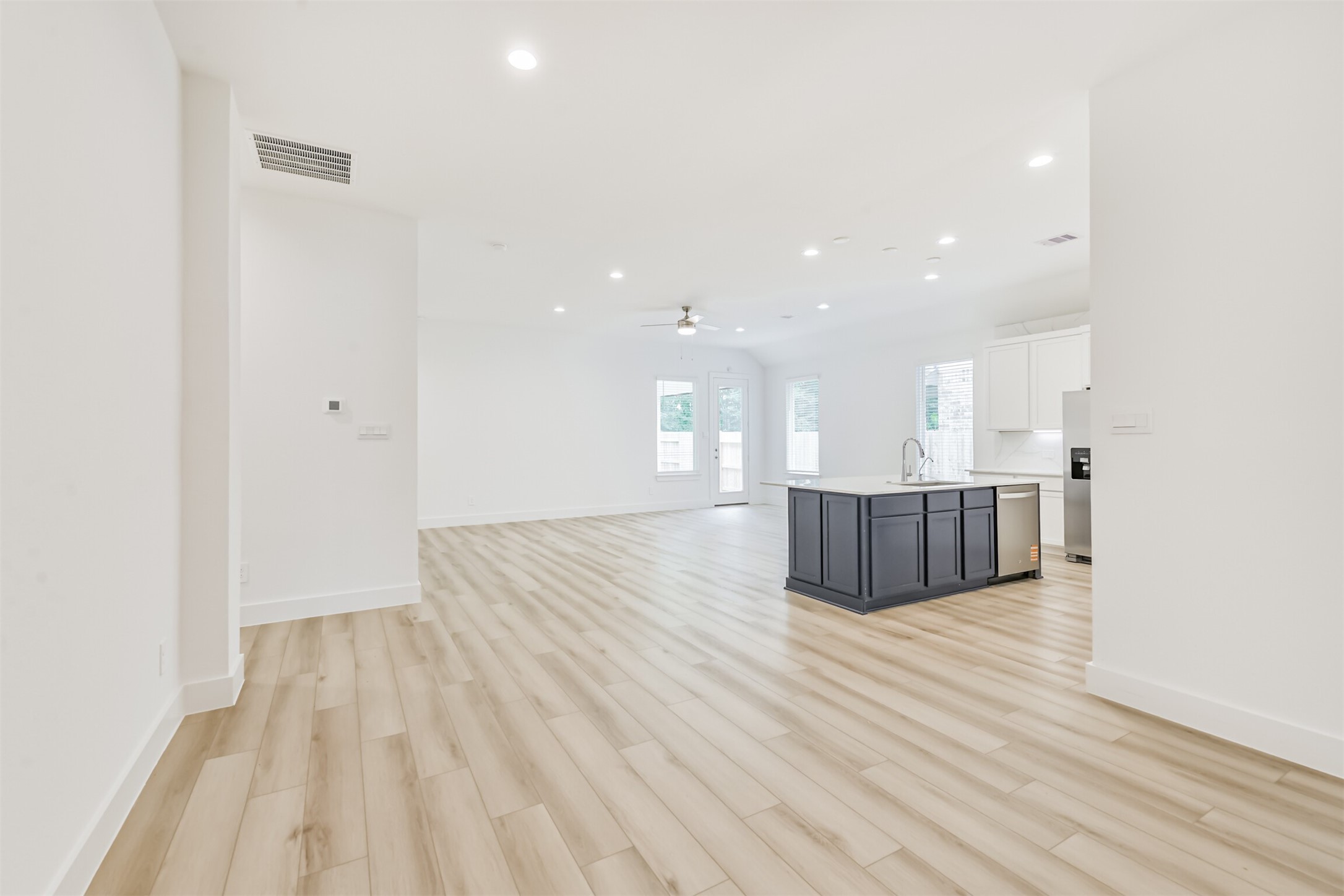 218 Springfield Terrace Drive Conroe, TX 77304 - Photo 18 of 39