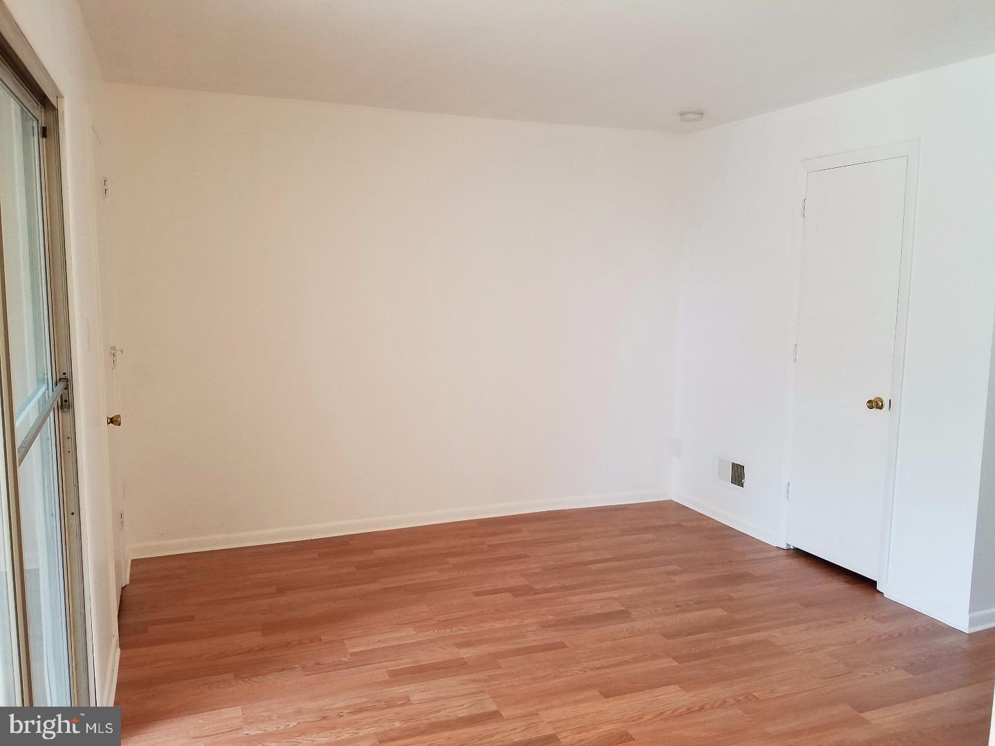 8 Turnbridge Road Newark, DE 19713 - Photo 3 of 12 Family Room