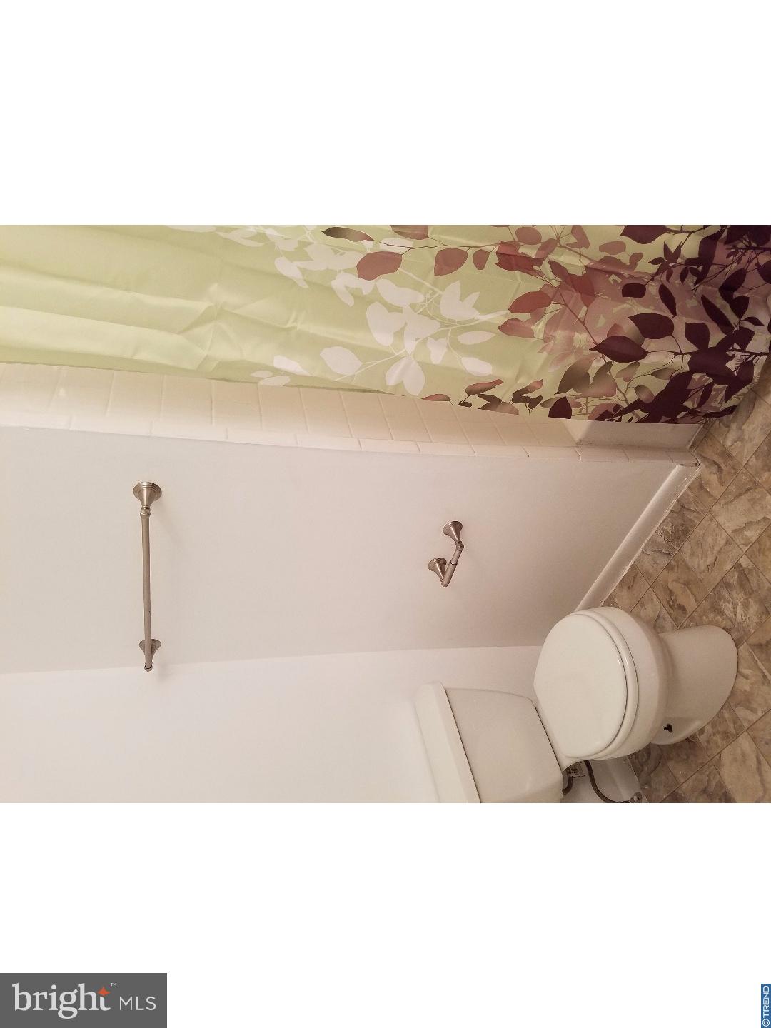 8 Turnbridge Road Newark, DE 19713 - Photo 9 of 12 Bathroom