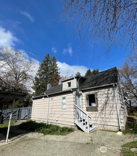 6221 South 129th Street Seattle, WA 98178 - Photo 14 of 20