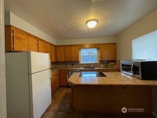 6221 South 129th Street Seattle, WA 98178 - Photo 6 of 20