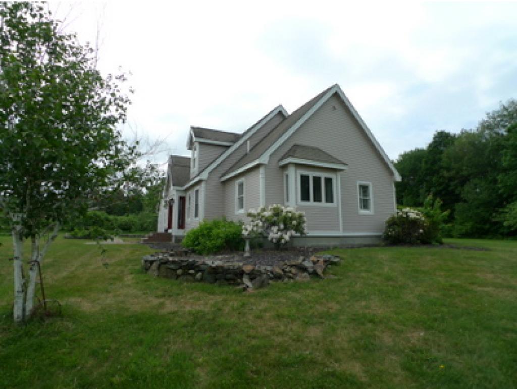 88 Exeter Road Hampton Falls, NH 03844 - Photo 3 of 36