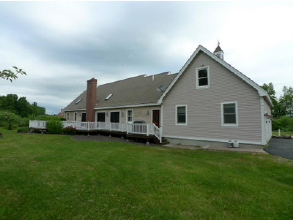 88 Exeter Road Hampton Falls, NH 03844 - Photo 4 of 36
