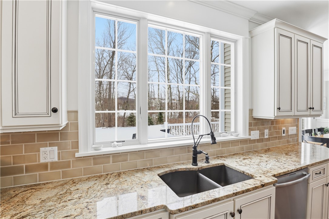 6916 Jillian Rise Victor, NY 14564 - Photo 9 of 50