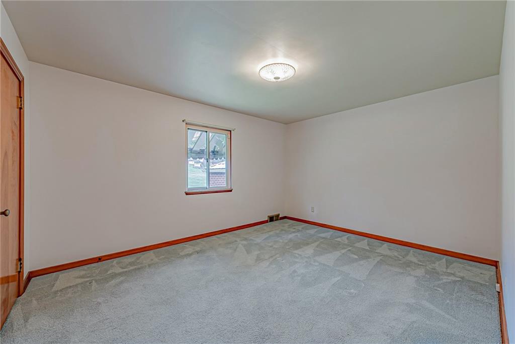 735 Highway 56 Apollo, PA 15613 - Photo 13 of 20 an empty room with a window