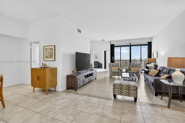 $699,000 | 20281 East Country Club Drive, Unit TS 5, Aventura, FL 33180