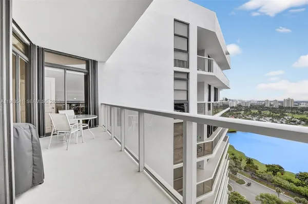 $699,000 | 20281 East Country Club Drive, Unit TS 5, Aventura, FL 33180