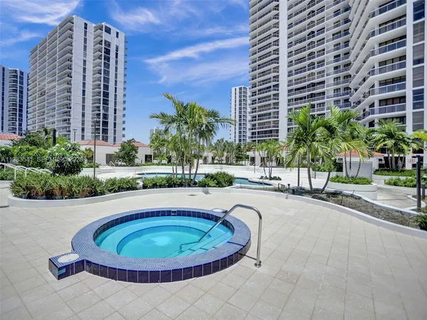 $699,000 | 20281 East Country Club Drive, Unit TS 5, Aventura, FL 33180