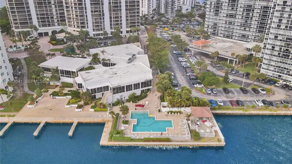 $699,000 | 20281 East Country Club Drive, Unit TS 5, Aventura, FL 33180