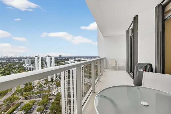 $699,000 | 20281 East Country Club Drive, Unit TS 5, Aventura, FL 33180