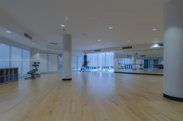 $699,000 | 20281 East Country Club Drive, Unit TS 5, Aventura, FL 33180