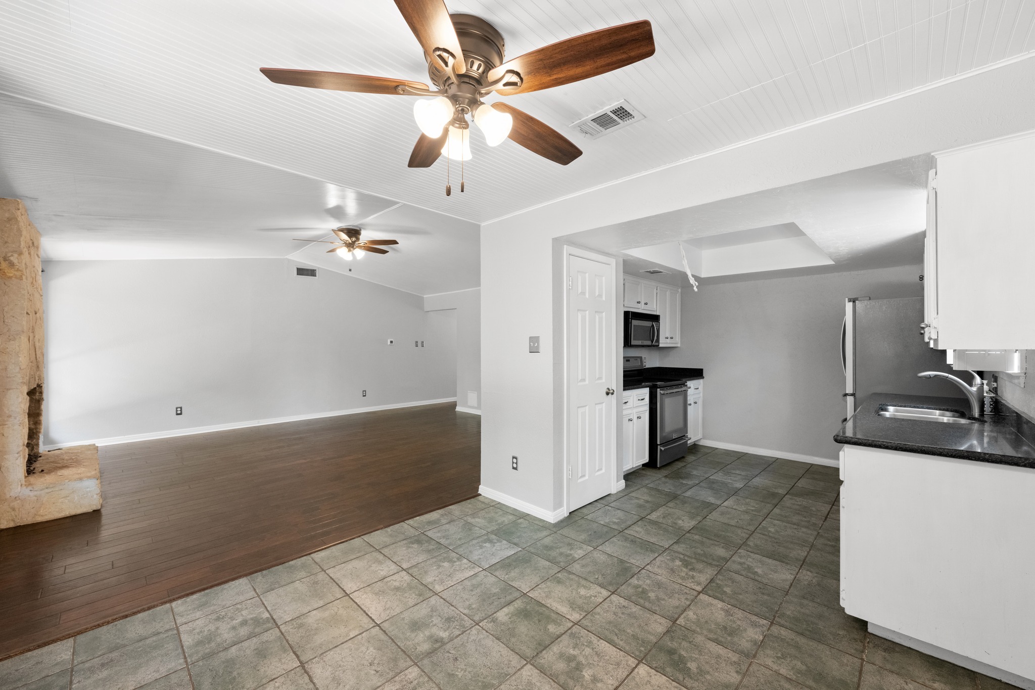 3303 Sanderling Trail Austin, TX 78746 - Photo 9 of 33