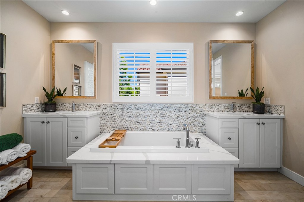 166 Villa Ridge Irvine, CA 92602 - Photo 20 of 38