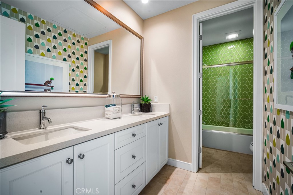 166 Villa Ridge Irvine, CA 92602 - Photo 26 of 38