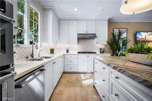 $2,450,000 | 166 Villa Ridge, Irvine, CA 92602