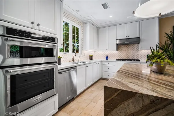 $2,450,000 | 166 Villa Ridge, Irvine, CA 92602