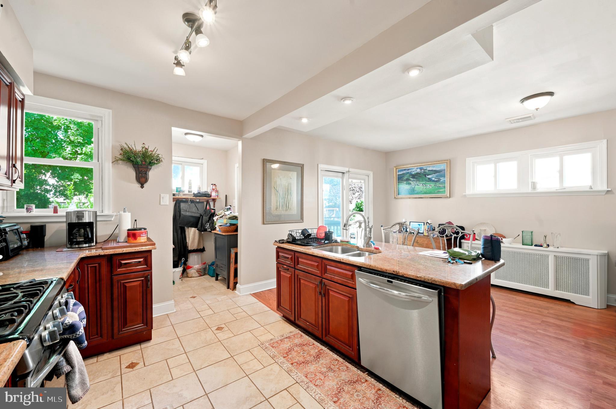152 Shelbourne Road Havertown, PA 19083 - Photo 11 of 24