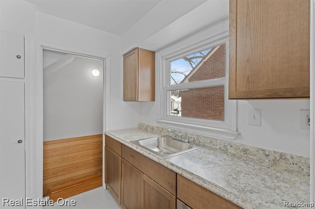 3604 Huron Street Dearborn, MI 48124 - Photo 4 of 21