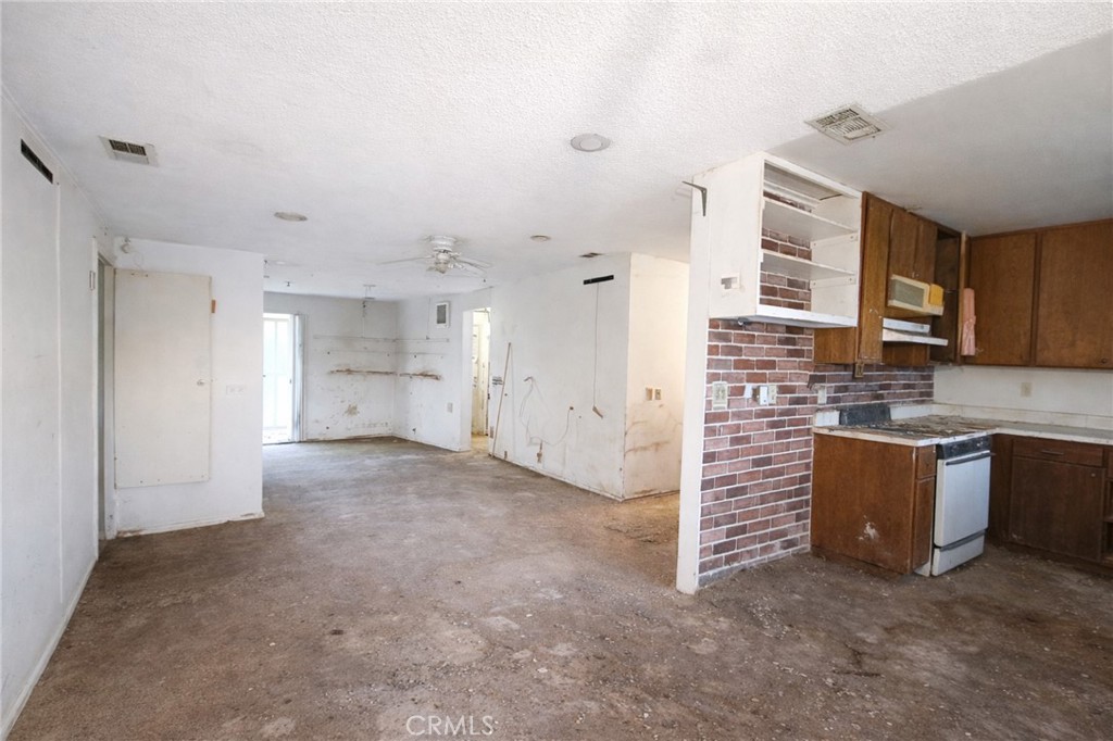 6940 Keating Drive Riverside, CA 92503 - Photo 2 of 13