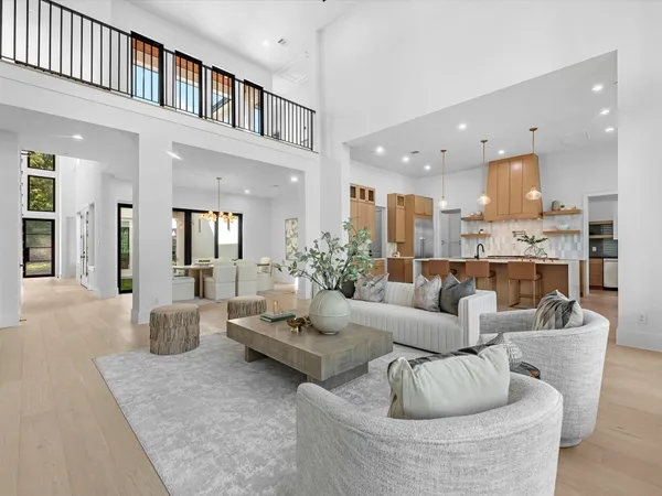 $1,589,900 | 811 Woodstock Street, Bellaire, TX 77401
