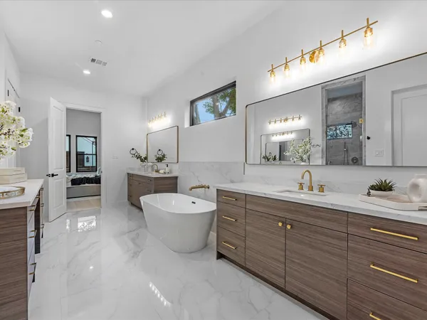$1,589,900 | 811 Woodstock Street, Bellaire, TX 77401
