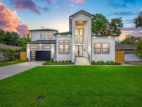 $1,589,900 | 811 Woodstock Street, Bellaire, TX 77401