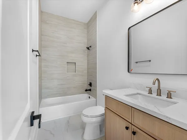 $1,589,900 | 811 Woodstock Street, Bellaire, TX 77401