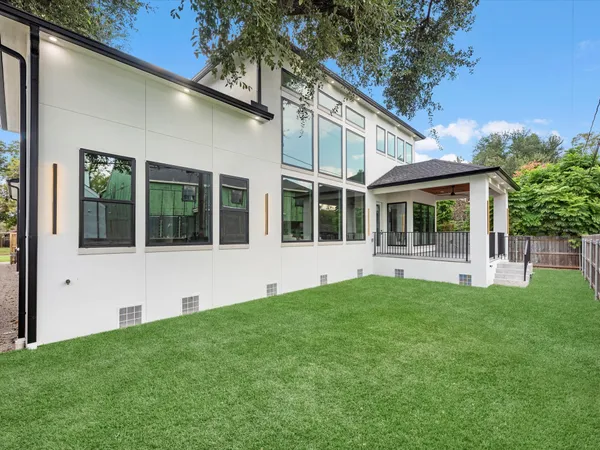 $1,589,900 | 811 Woodstock Street, Bellaire, TX 77401