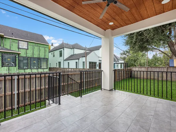 $1,589,900 | 811 Woodstock Street, Bellaire, TX 77401