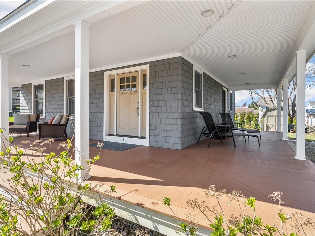 31 Abalone Road Narragansett, RI 02882 - Photo 2 of 19