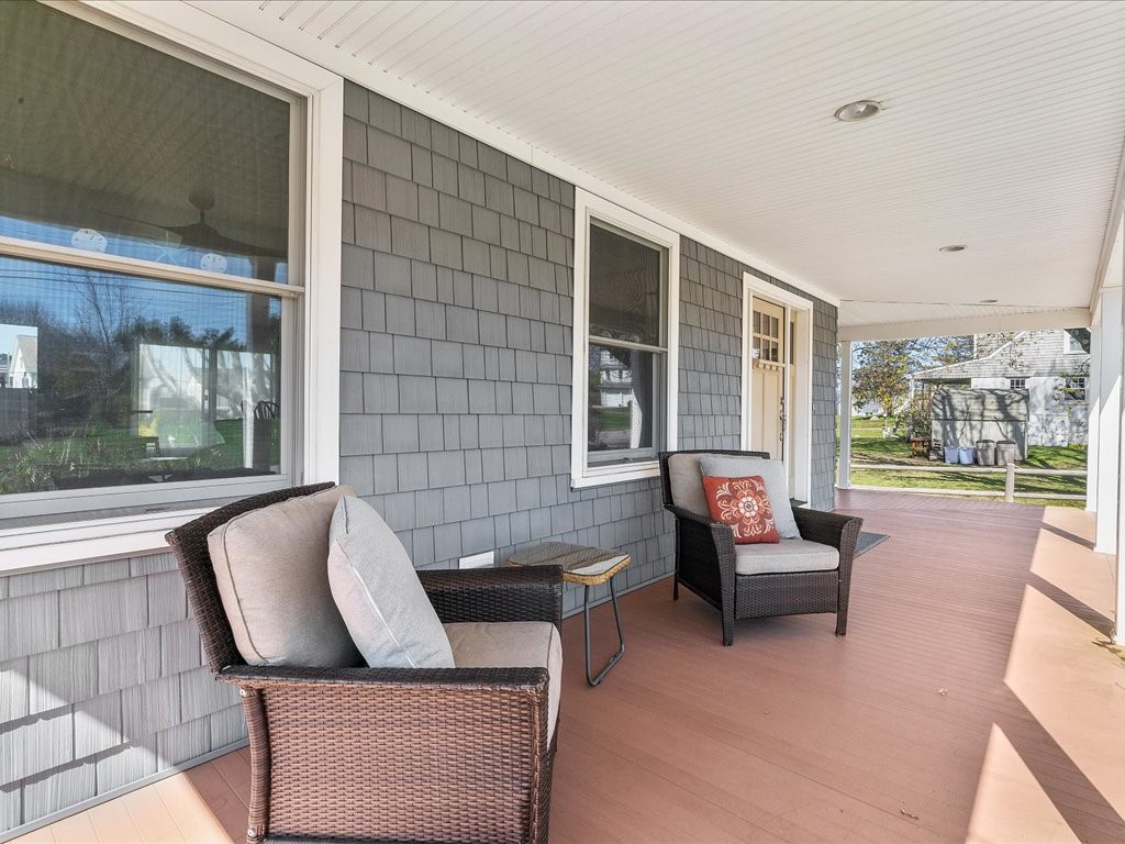 31 Abalone Road Narragansett, RI 02882 - Photo 3 of 19