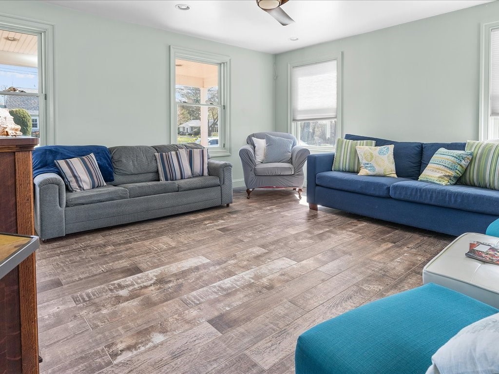 31 Abalone Road Narragansett, RI 02882 - Photo 8 of 19