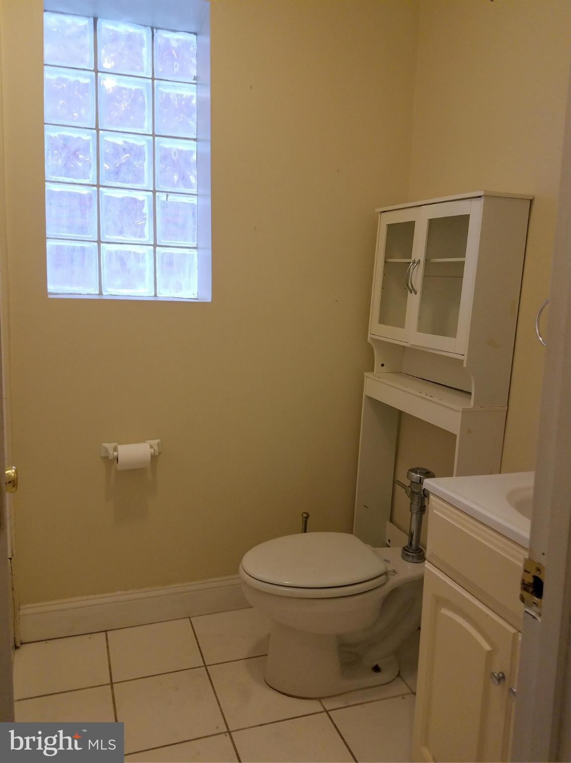 1505 North Capitol Street Northeast, Unit 2 Washington, DC 20002 - Photo 5 of 9 Bath