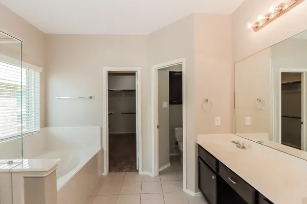 $2,200 | 439 Sky Ridge Drive, Alvin, TX 77511