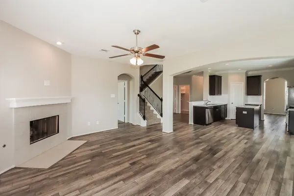$2,200 | 439 Sky Ridge Drive, Alvin, TX 77511