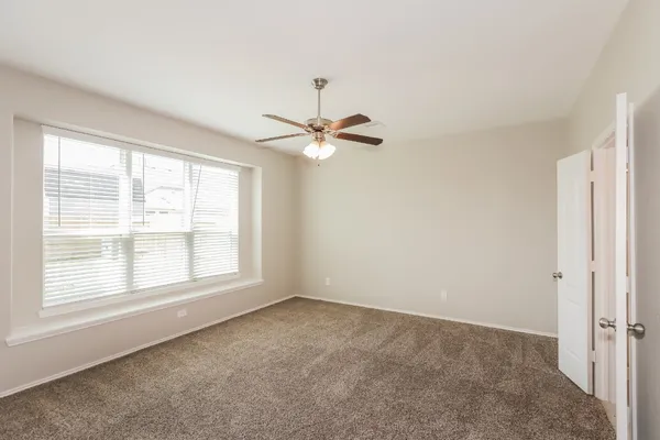 $2,200 | 439 Sky Ridge Drive, Alvin, TX 77511