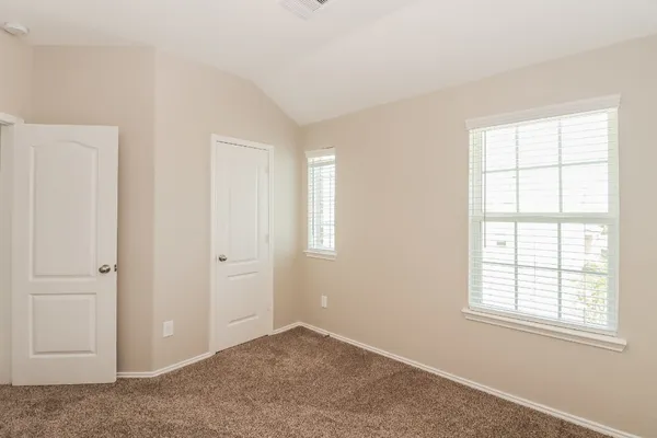 $2,200 | 439 Sky Ridge Drive, Alvin, TX 77511