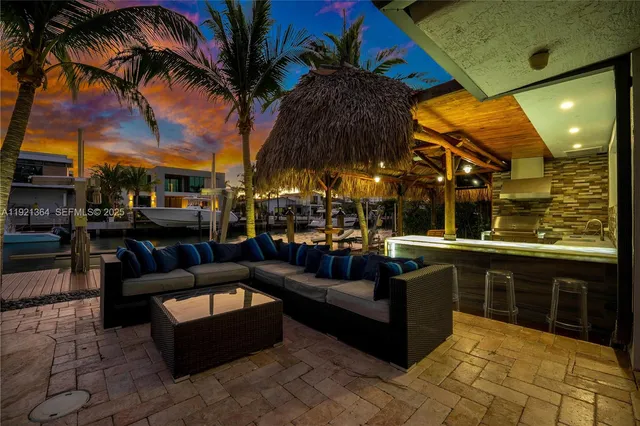 a view of outdoor space with garage