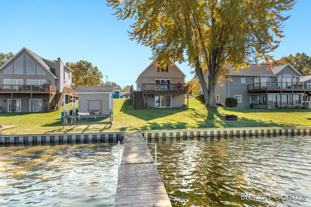 $426,724 | 17300 Warrior Drive, Howard City, MI 49329