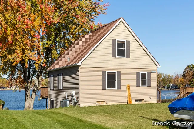 $426,724 | 17300 Warrior Drive, Howard City, MI 49329