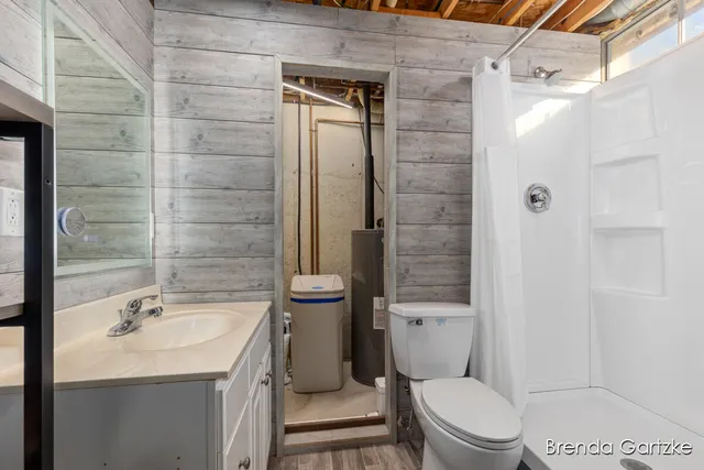 $426,724 | 17300 Warrior Drive, Howard City, MI 49329