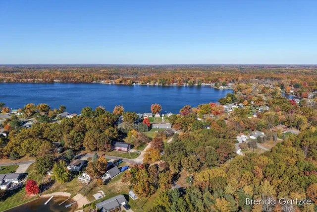 $426,724 | 17300 Warrior Drive, Howard City, MI 49329