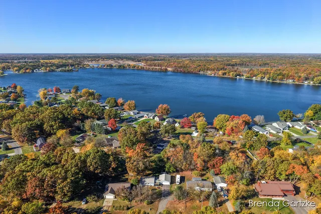 $426,724 | 17300 Warrior Drive, Howard City, MI 49329