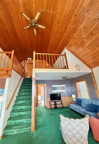 $426,724 | 17300 Warrior Drive, Howard City, MI 49329