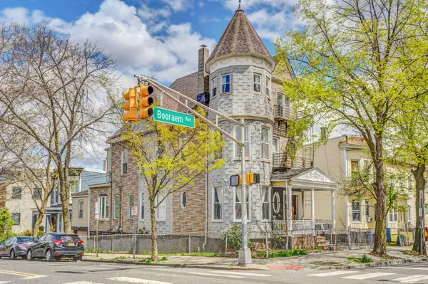 $4,130 | 62 Booraem Avenue, Unit 1, Jersey City, NJ 07307