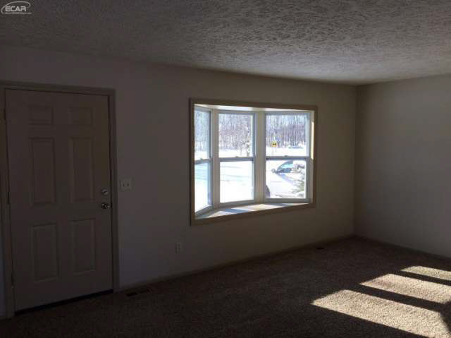 4992 West Church Road Perry, MI 48872 - Photo 7 of 11 20453639-7.JPG