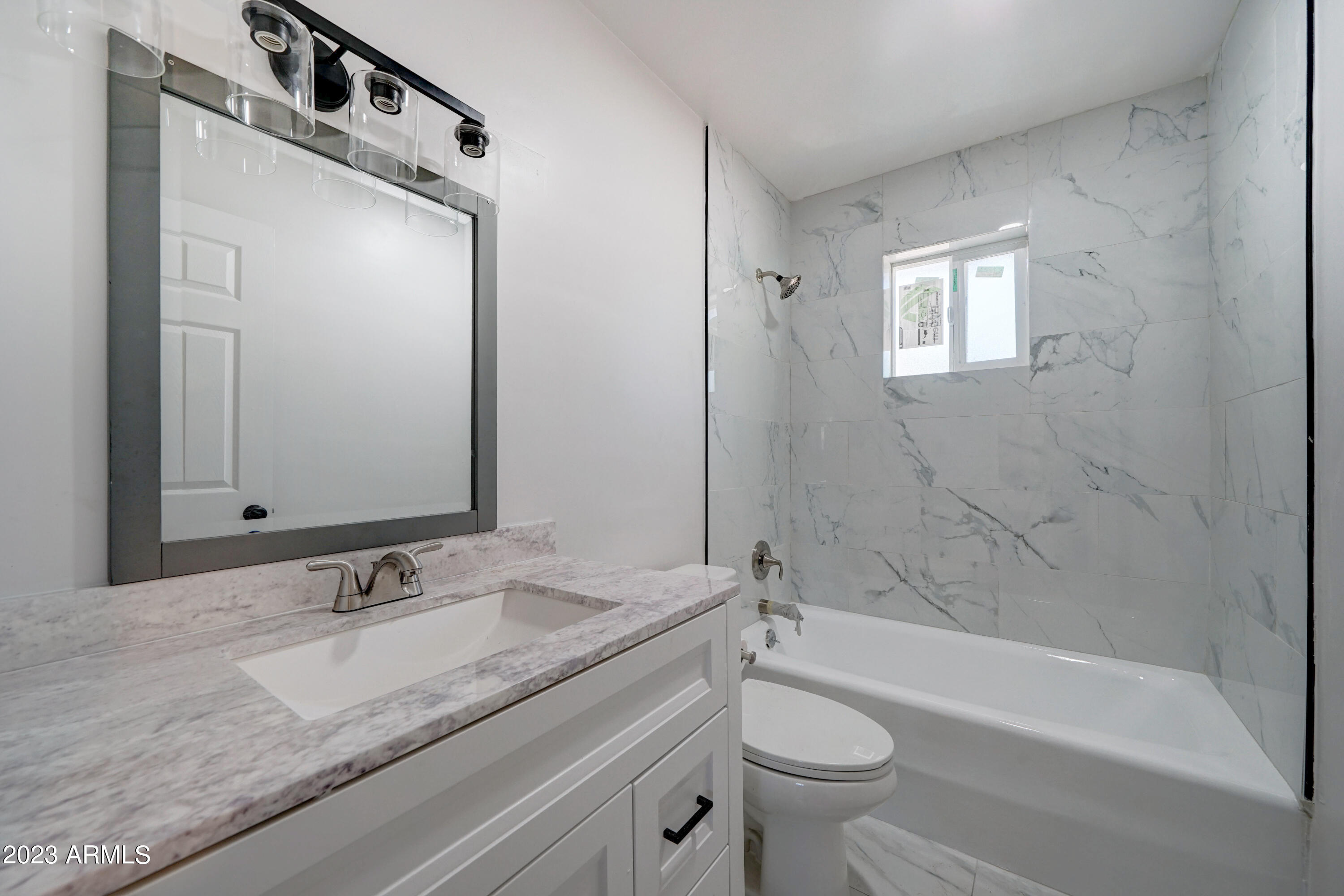 748 North Recker Road Mesa, AZ 85205 - Photo 13 of 29 748 N Recker-14