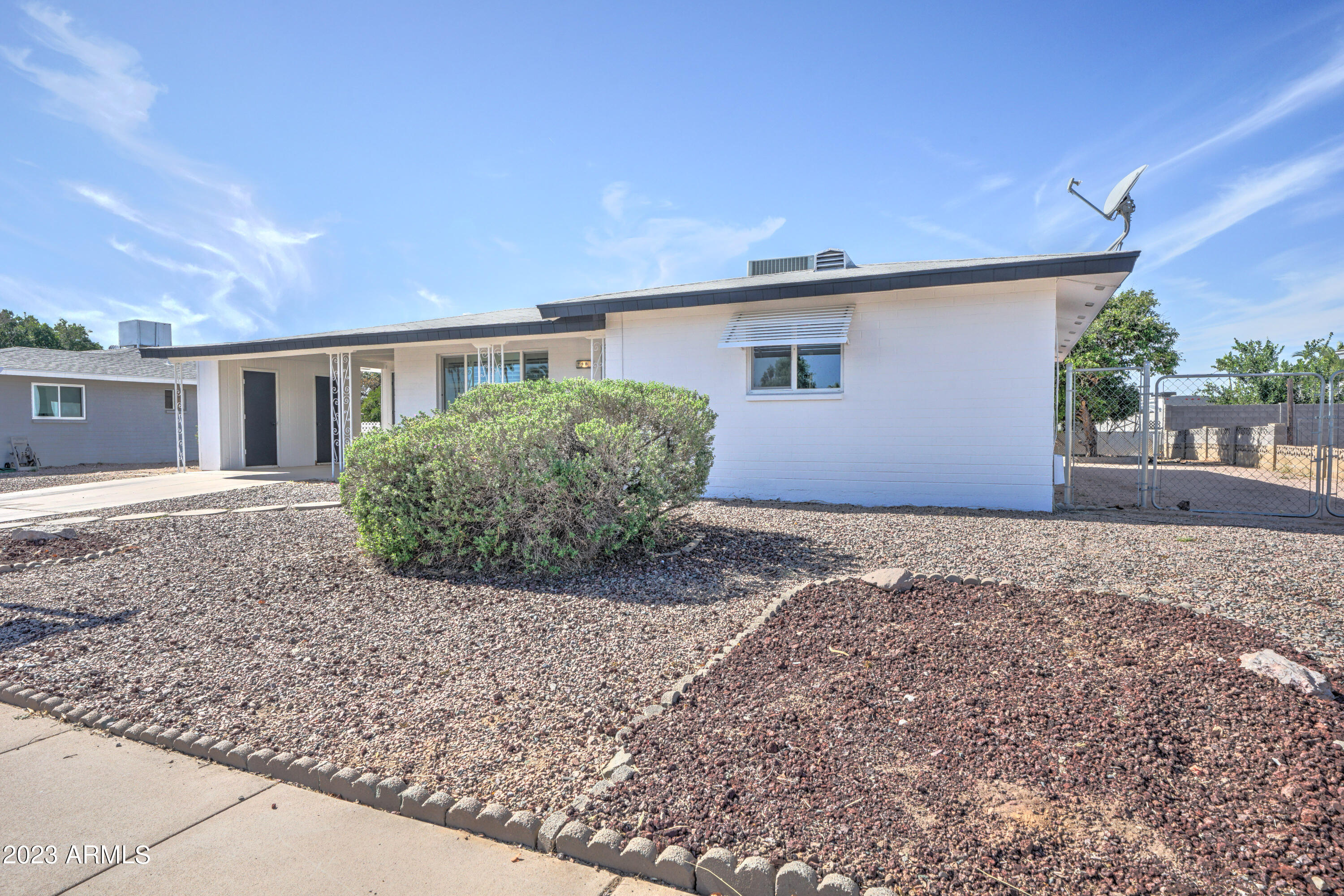748 North Recker Road Mesa, AZ 85205 - Photo 2 of 29 748 N Recker-2